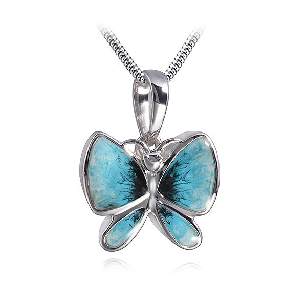 Zilveren ashanger in de vorm van een vlinder. incl zilveren ketting