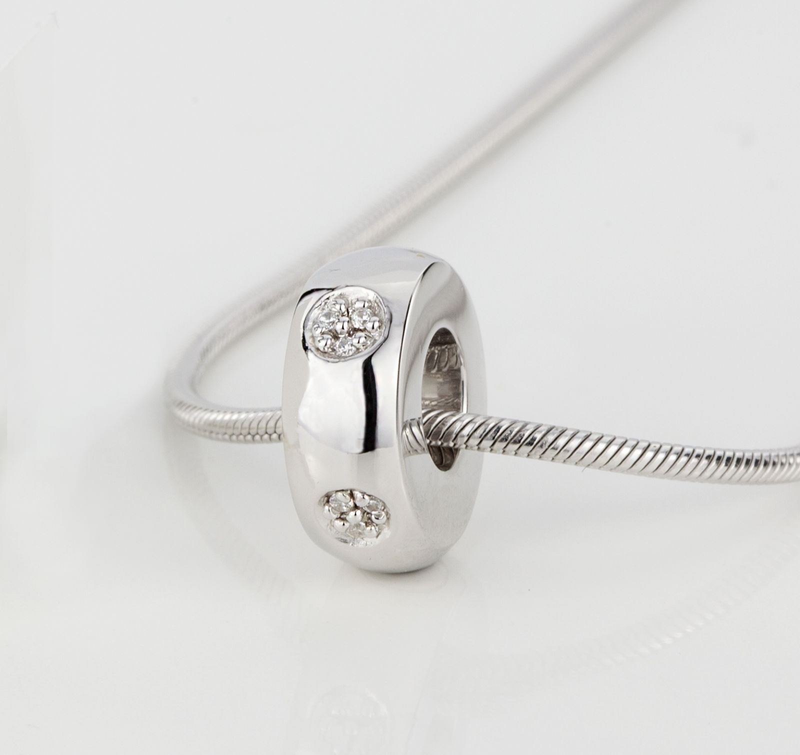 Asbedel met ronde Zirkonia in zilver