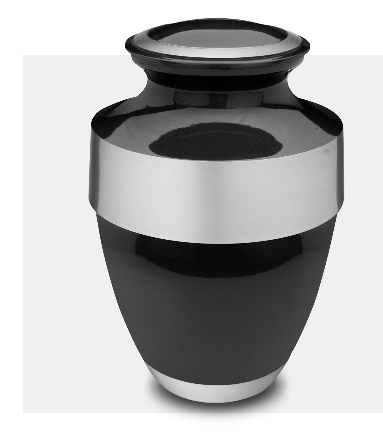 Grote Urn zwart met zilverkleur sierrand